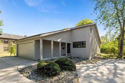 271 N Mcclellan St #105, Auburn, IN 46706