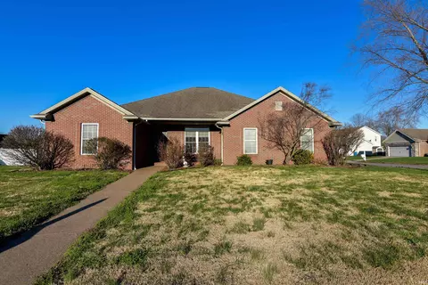 13800 Prairie Dr, Evansville, IN 47725