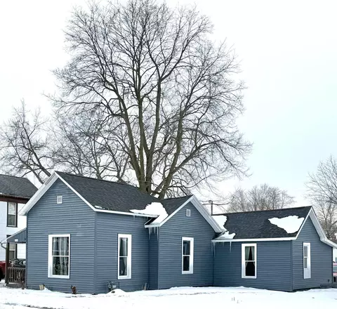 172 N Main St, Andrews, IN 46702