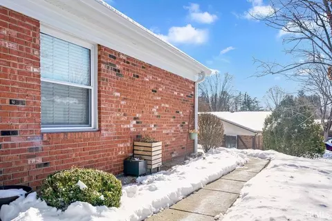 1134 E Regency Dr, Bloomington, IN 47401 photo 3