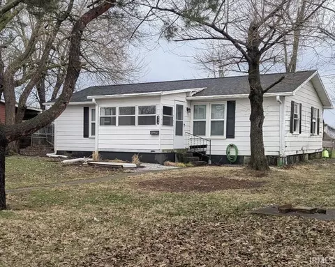 326 W Vine St, Oakland City, IN 47660
