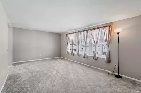 Living - 5708 Countess Dr, Fort Wayne, IN 46815 photo 3 of 5