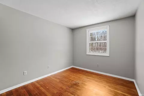 Bedroom - 5708 Countess Dr, Fort Wayne, IN 46815 photo 5 of 8
