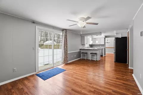 Living - 5708 Countess Dr, Fort Wayne, IN 46815 photo 4 of 5