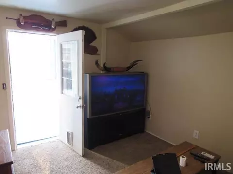 Entry Way - 409 E Second St, Mount Vernon, IN 47620 photo 1 of 1