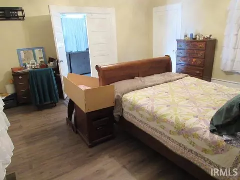 Bedroom - 409 E Second St, Mount Vernon, IN 47620 photo 2 of 3