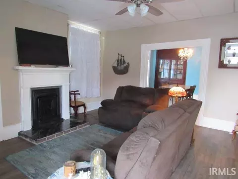 Living - 409 E Second St, Mount Vernon, IN 47620 photo 1 of 2