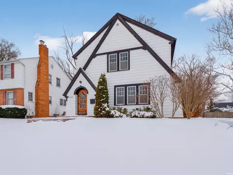 1701 Fairhill Rd, Fort Wayne, IN 46808