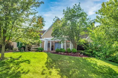 2433 Lakeridge Dr, Newburgh, IN 47630