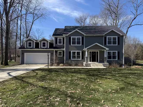 51275 Crooked Oak Dr, Granger, IN 46530