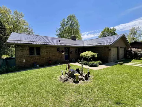17235 Tomahawk Trl, Plymouth, IN 46563