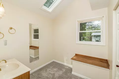 Bath - 715 Eddington Ct, Bloomington, IN 47401 photo 3 of 4