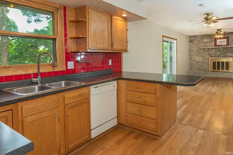 Kitchen - 715 Eddington Ct, Bloomington, IN 47401 photo 2 of 3