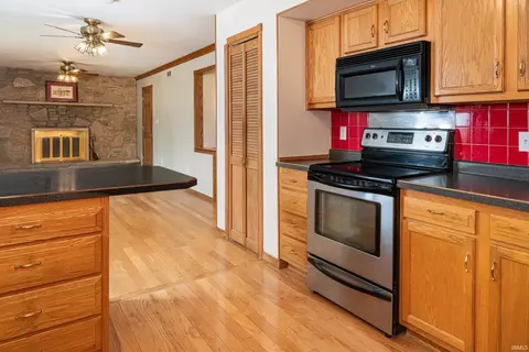 Kitchen - 715 Eddington Ct, Bloomington, IN 47401 photo 3 of 3