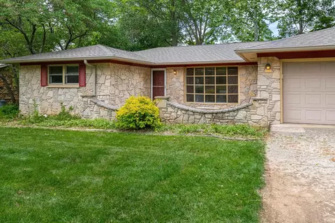 Exterior - 715 Eddington Ct, Bloomington, IN 47401 photo 2 of 11