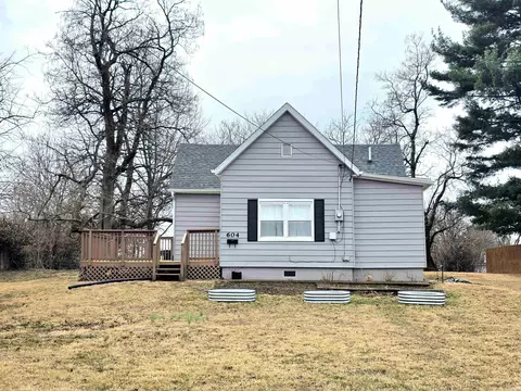 604 Crawford St, Mitchell, IN 47446