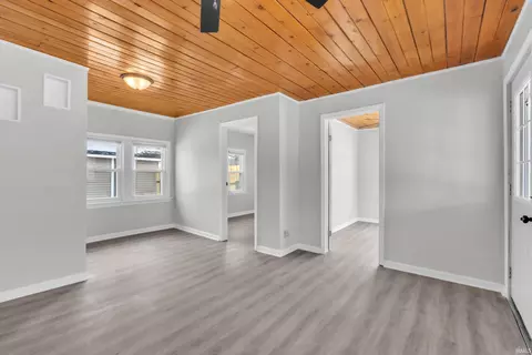 4606 W E Dr, Albion, IN 46701 photo 13