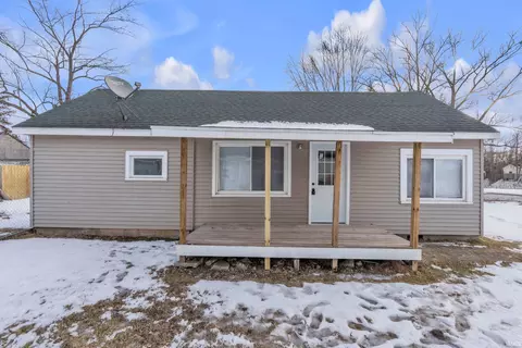 4606 W E Dr, Albion, IN 46701 photo 3