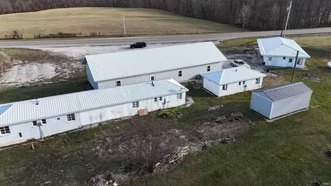 4161 Us Hwy 50 Hwy, Mitchell, IN 47446