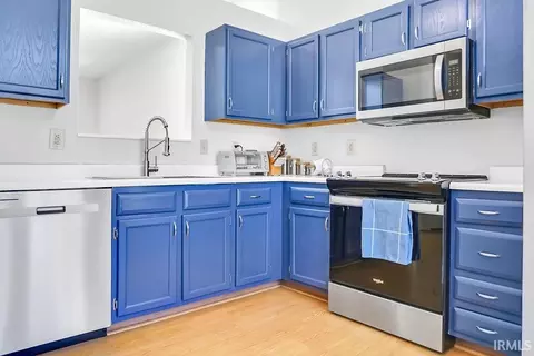 Kitchen - 2240 S Bent Tree Dr, Bloomington, IN 47401 photo 2 of 3
