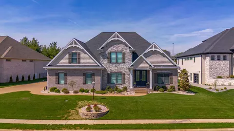 1087 Lakefield Dr, Newburgh, IN 47630