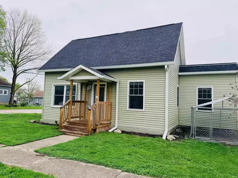 Exterior - 601 E 3rd St, Fowler, IN 47944 photo 2 of 3