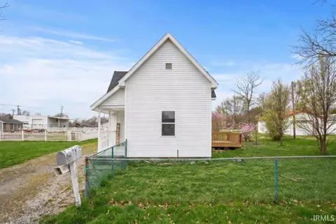 512 N 13th St, Elwood, IN 46036