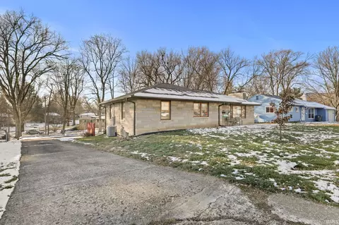 2540 Eastgate Ln, Bloomington, IN 47408 photo 2