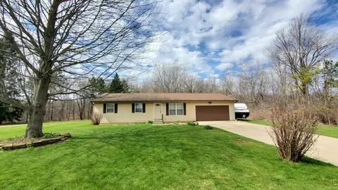 305 N Meadow Ln, Kendallville, IN 46755