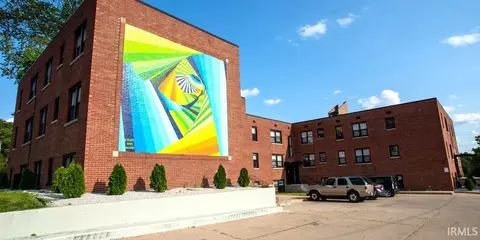 124 N 128-132 N Eddy St, South Bend, IN 46617