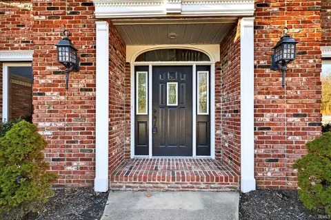 Entry Way - 3825 E Devonshire Ct, Bloomington, IN 47408 photo 1 of 3