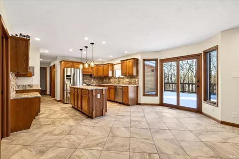 Kitchen - 3825 E Devonshire Ct, Bloomington, IN 47408 photo 4 of 4