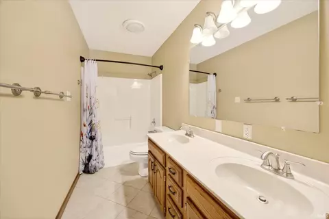 Bath - 3825 E Devonshire Ct, Bloomington, IN 47408 photo 4 of 4