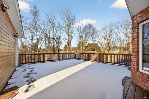 Exterior - 3825 E Devonshire Ct, Bloomington, IN 47408 photo 2 of 4
