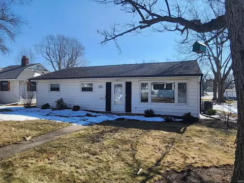 866 W Franklin St, Berne, IN 46711