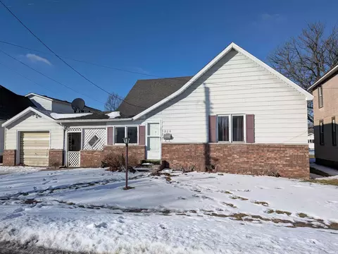 206 N George St, North Judson, IN 46366