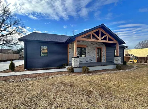 309 SE 1st St, Loogootee, IN 47553