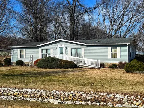 1870 E 100 N Rd, Washington, IN 47501