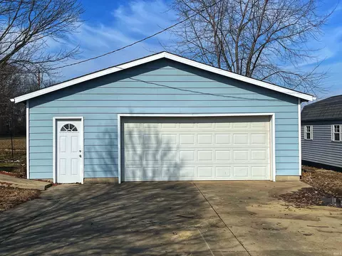1870 E 100 N Rd, Washington, IN 47501 photo 2