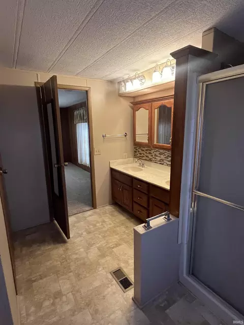 1870 E 100 N Rd, Washington, IN 47501 photo 13