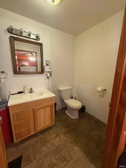 Bath - 519 E Franklin St, Delphi, IN 46923 photo 2 of 5