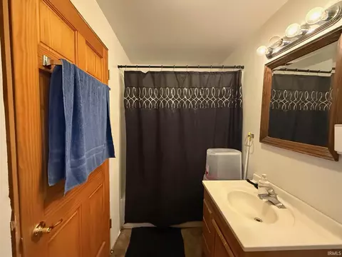 Bath - 519 E Franklin St, Delphi, IN 46923 photo 5 of 5
