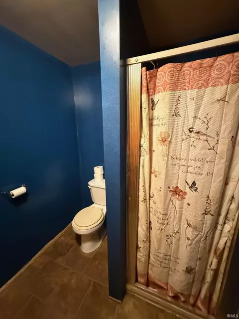 Bath - 519 E Franklin St, Delphi, IN 46923 photo 1 of 5