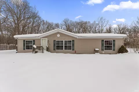 20162 Wedgewood Dr, South Bend, IN 46637