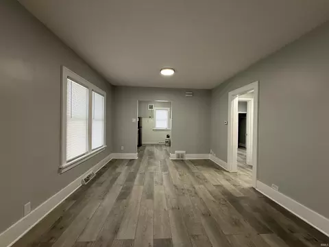 Living - 817 Eckman St, South Bend, IN 46614 photo 1 of 2