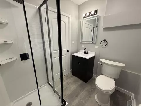 Bath - 817 Eckman St, South Bend, IN 46614 photo 1 of 3