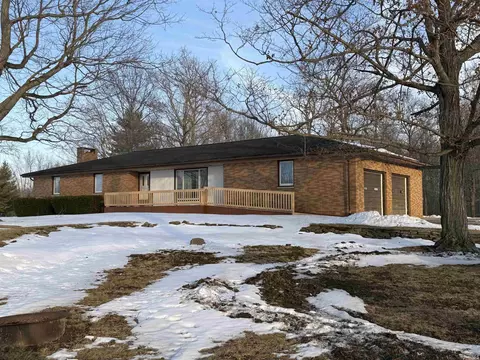 16326 Wappes Rd, Churubusco, IN 46723