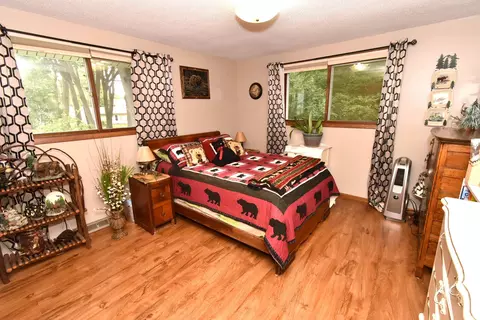 Bedroom - 1009 E 4th St, Fowler, IN 47944 photo 4 of 6
