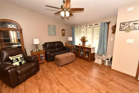 Living - 1009 E 4th St, Fowler, IN 47944 photo 2 of 3