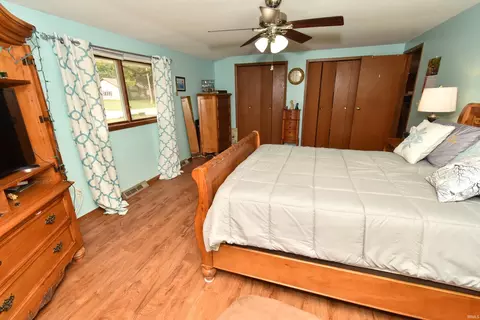 Bedroom - 1009 E 4th St, Fowler, IN 47944 photo 3 of 6